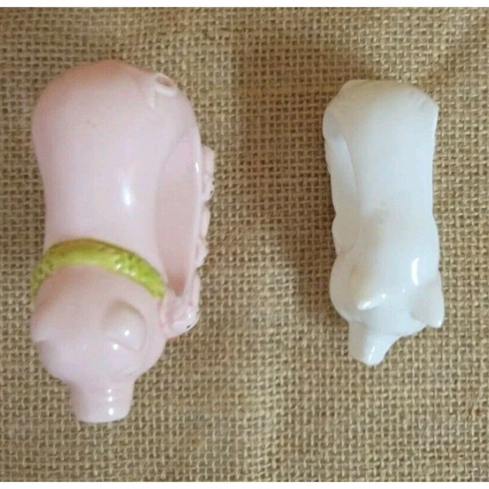 Pair of Vintage Pig Napkin Rings in Pink and White